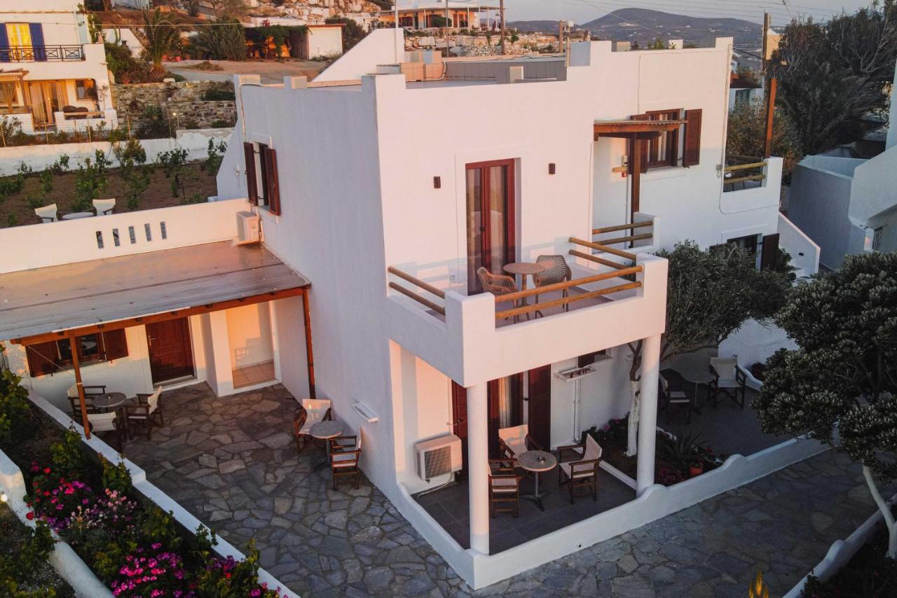 Petros Studios & Suites Naxos City Екстер'єр фото