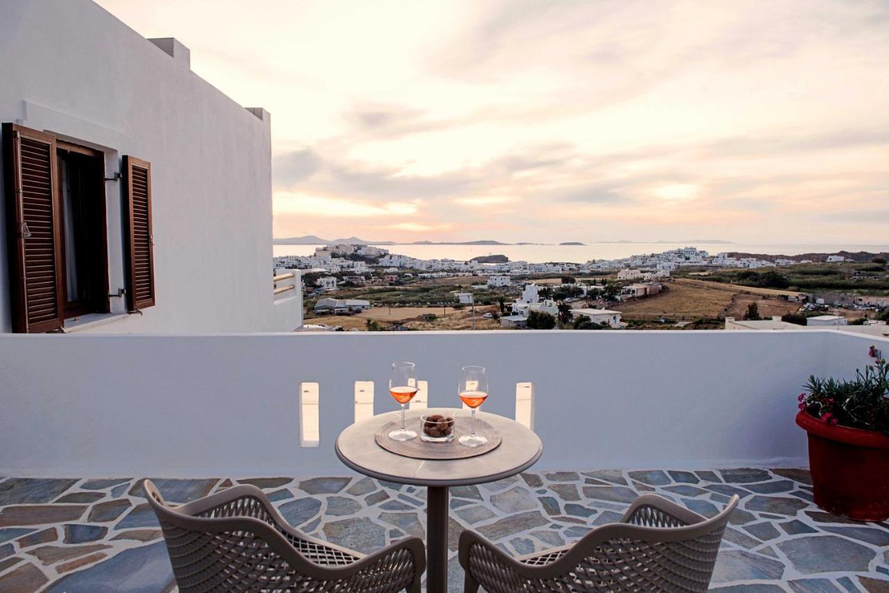 Petros Studios & Suites Naxos City Екстер'єр фото