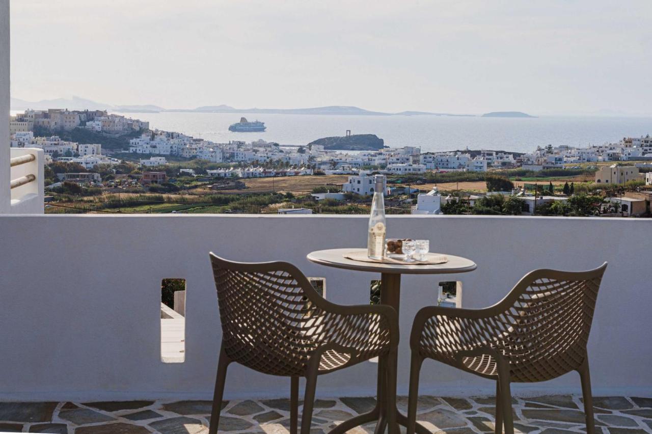 Petros Studios & Suites Naxos City Екстер'єр фото