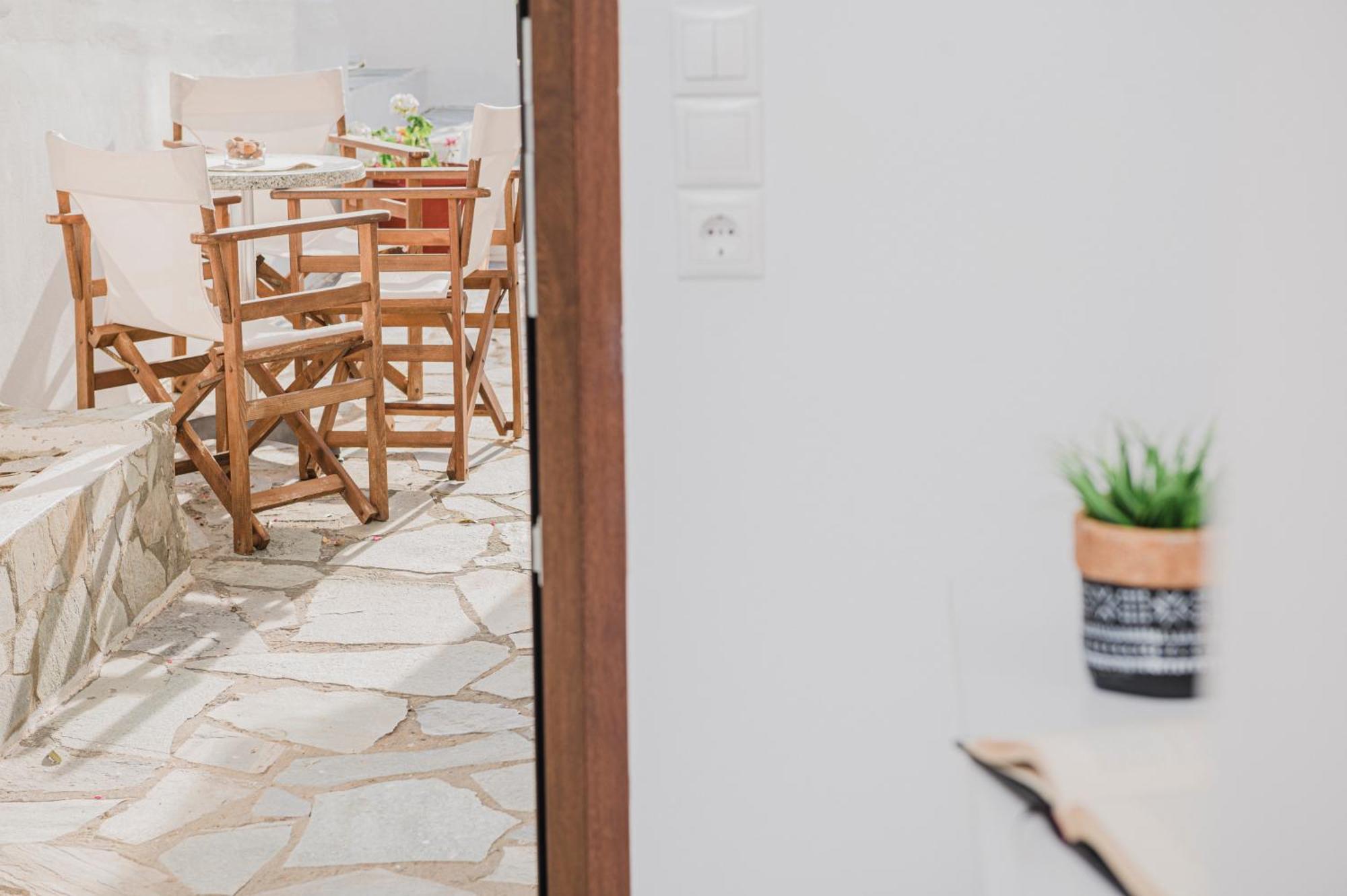 Petros Studios & Suites Naxos City Номер фото