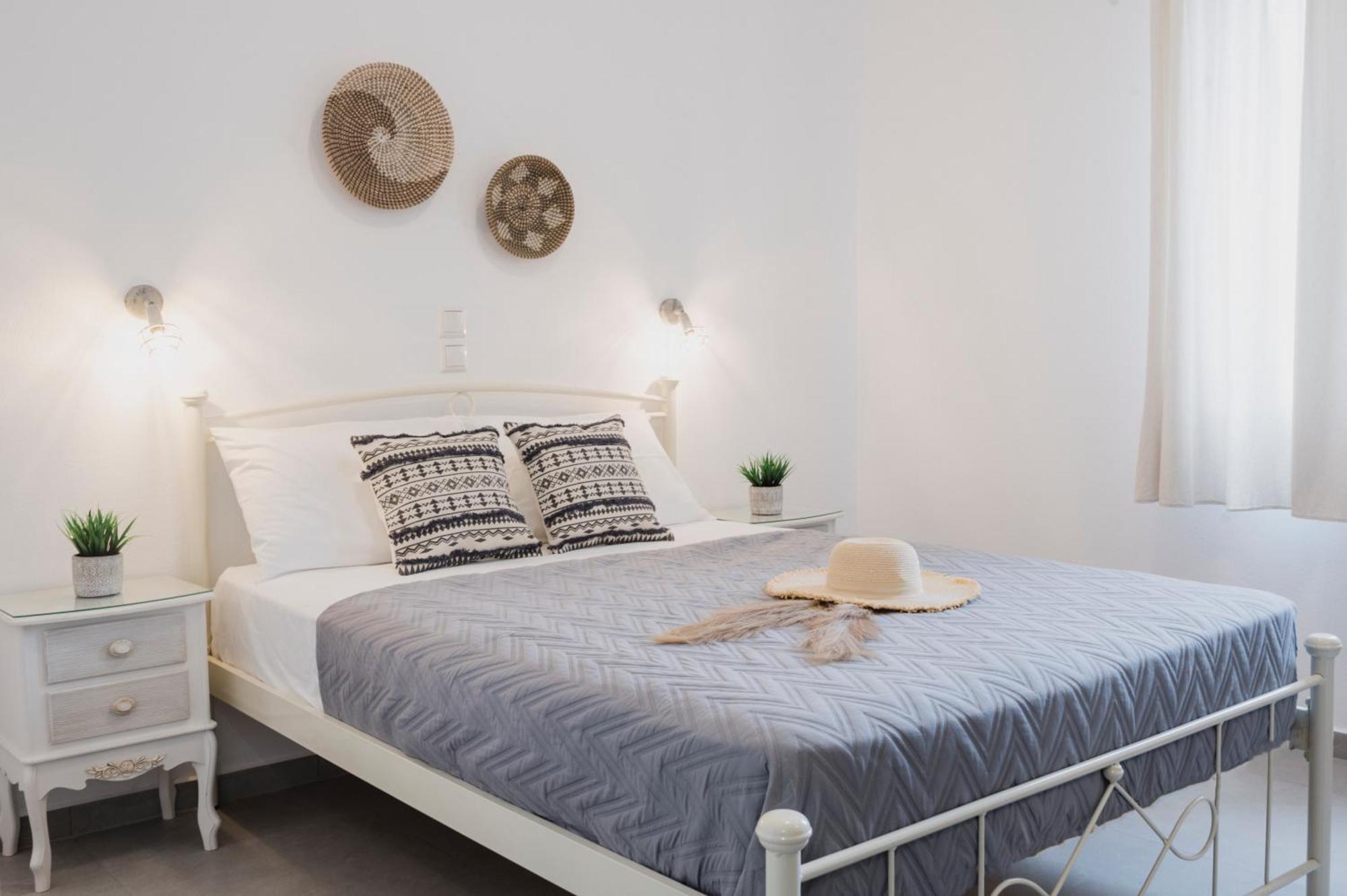 Petros Studios & Suites Naxos City Номер фото