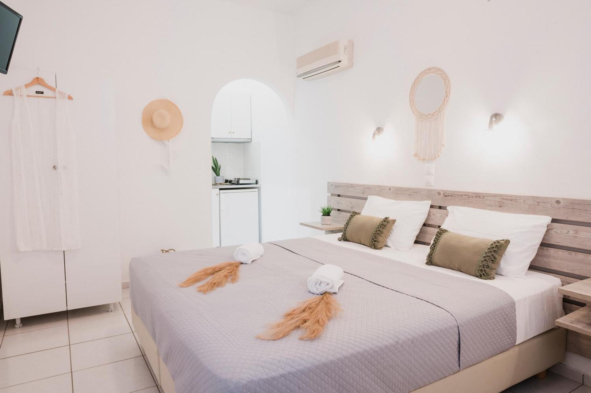 Petros Studios & Suites Naxos City Номер фото