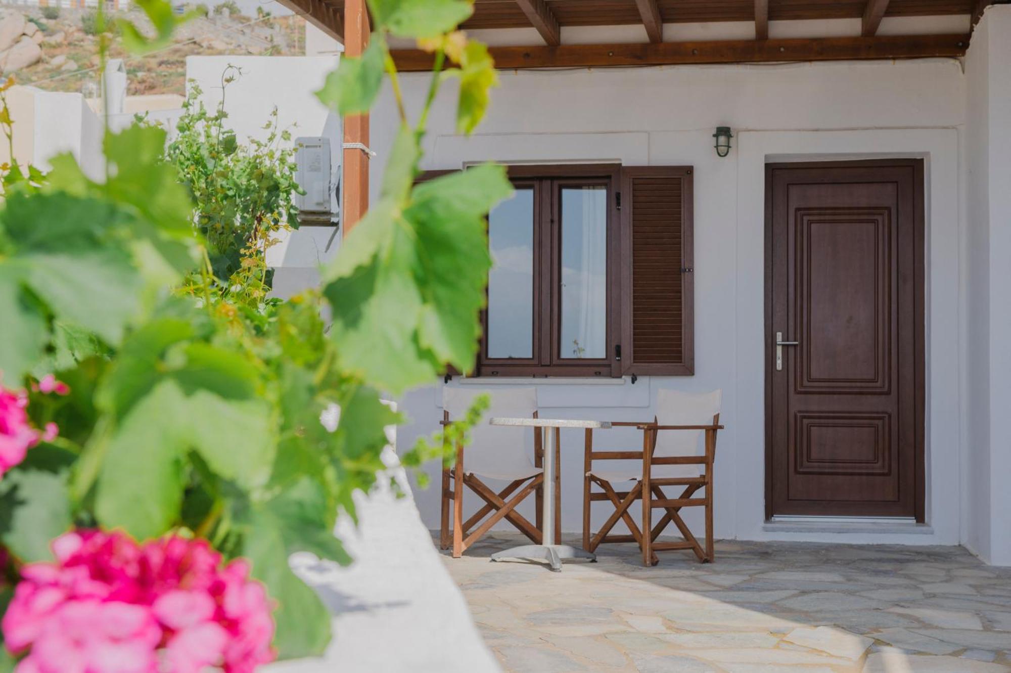 Petros Studios & Suites Naxos City Номер фото