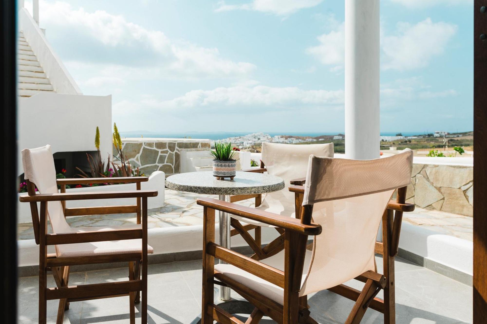 Petros Studios & Suites Naxos City Екстер'єр фото