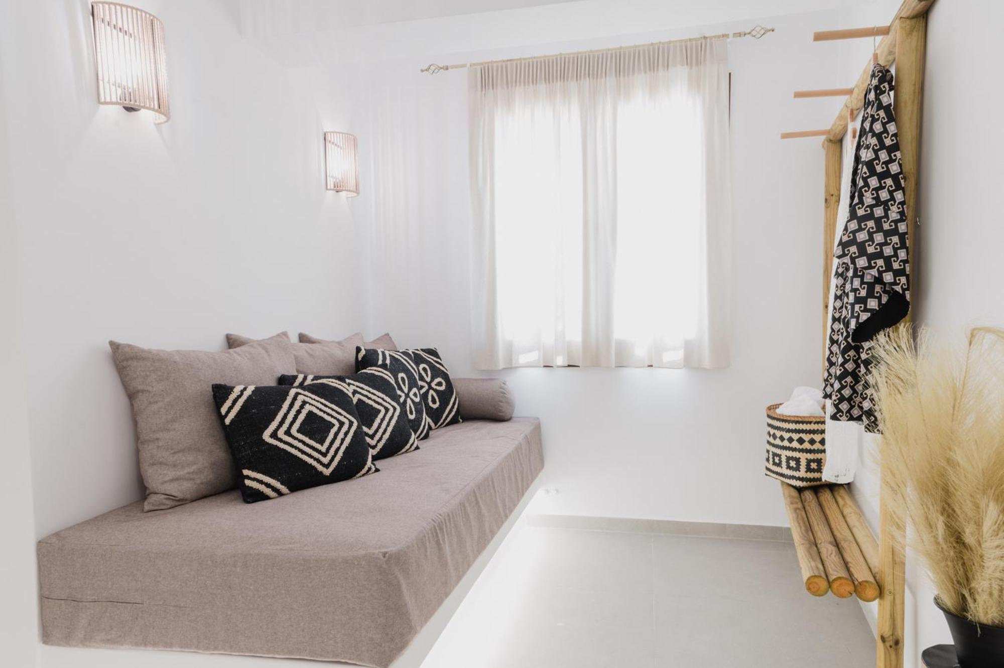 Petros Studios & Suites Naxos City Номер фото